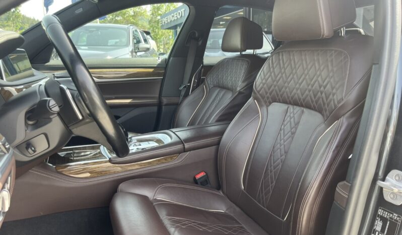 BMW 740e Plug-In M Pack full