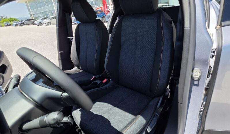 PEUGEOT 2008 FL 1.2 100hp STYLE full