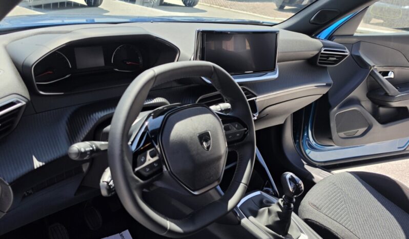 PEUGEOT 2008 FL 1.2 100hp STYLE full