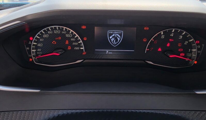 PEUGEOT 2008 FL 1.2 100hp STYLE full