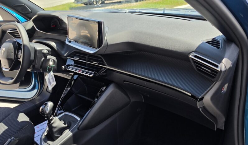 PEUGEOT 2008 FL 1.2 100hp STYLE full
