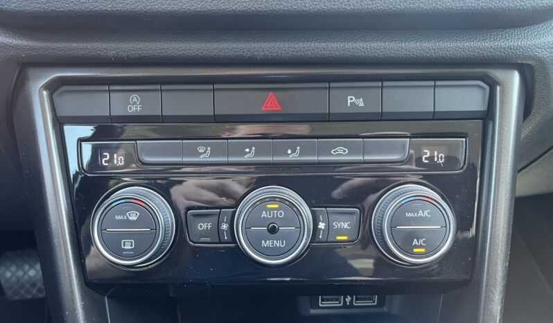 VOLKSWAGEN T-ROC 1.5 BENZINH 150HP ΕΛΛΗΝΙΚΗΣ ΑΝΤΙΠΡΟΣΩΠΕΙΑΣ full