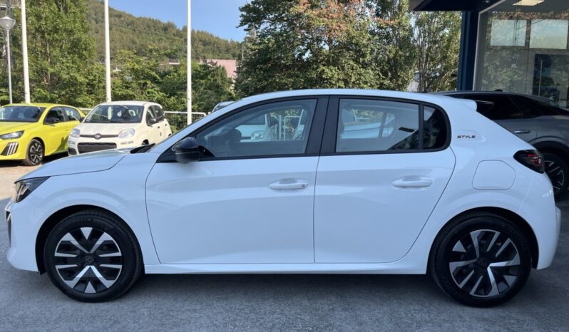 PEUGEOT 208 FL 1.2 100hp STYLE full