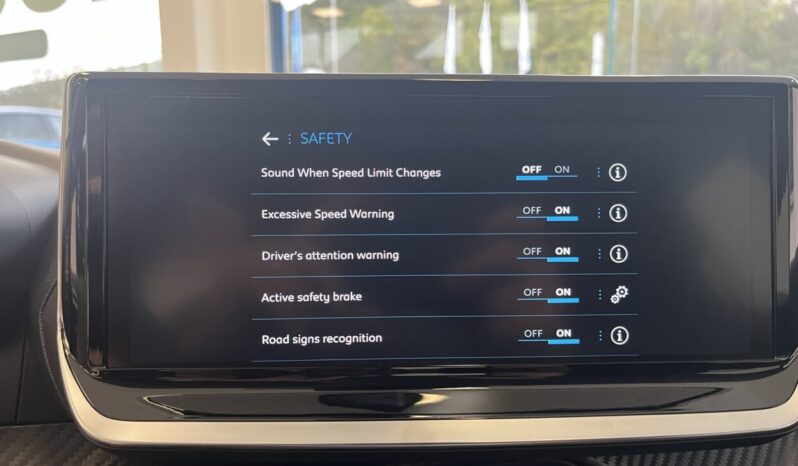Peugeot 208 Style Plus 1.2 Hybrid 110 e-DCS6 full