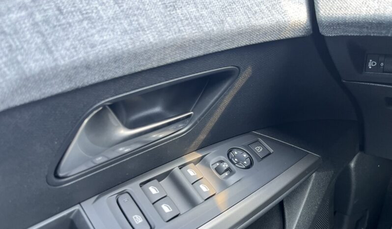 PEUGEOT 3008 HYBRID 145 e-DCS6 STYLE full