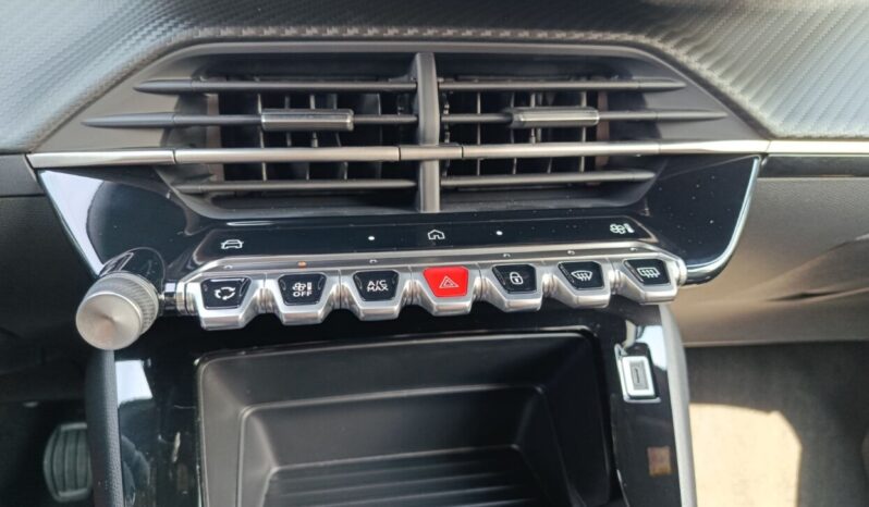 PEUGEOT 2008 FL 1.2 100hp STYLE full