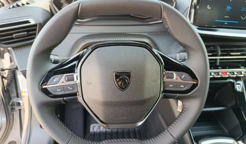PEUGEOT 2008 FL 1.2 100hp STYLE full