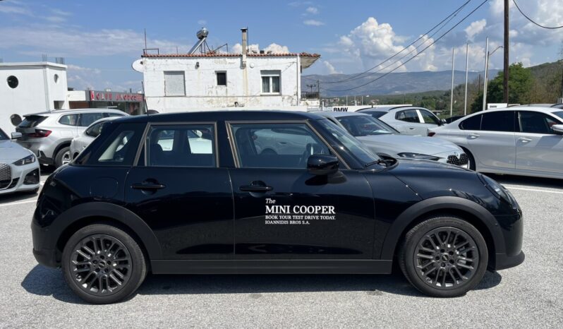 MINI Cooper C 5-Doors Essential Trim full
