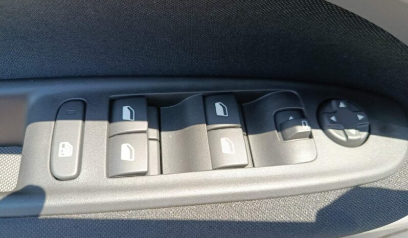 Jeep AVENGER 1.2 110HP MHEV DCT LONGITUDE full