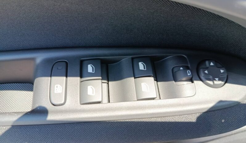 Jeep AVENGER 1.2 110HP MHEV DCT LONGITUDE full
