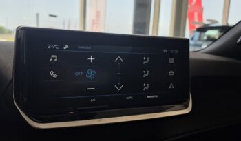PEUGEOT 2008 FL 1.2 100hp STYLE full