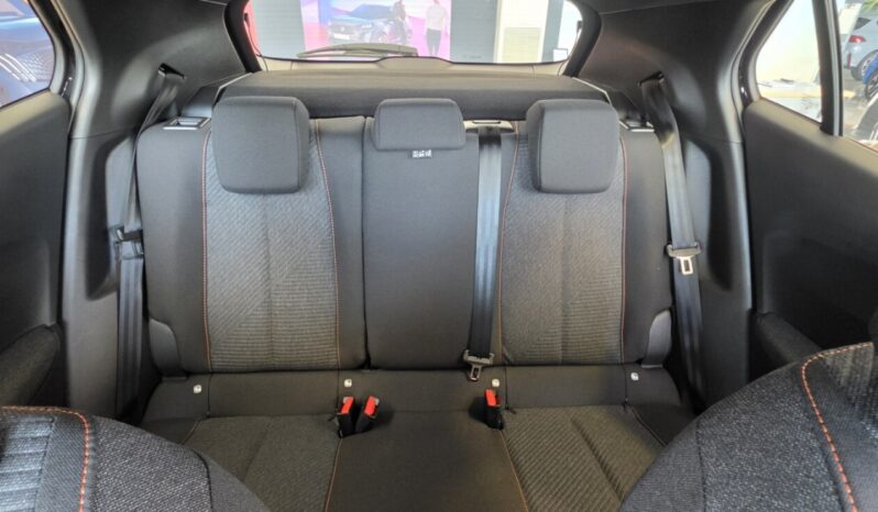 PEUGEOT 2008 FL 1.2 100hp STYLE full