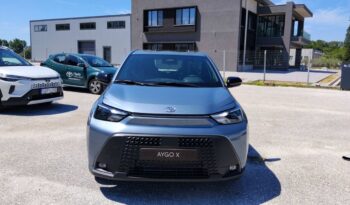TOYOTA AYGO Cross(X) 1.5PHDF 116hp X-STYLE PLUS full