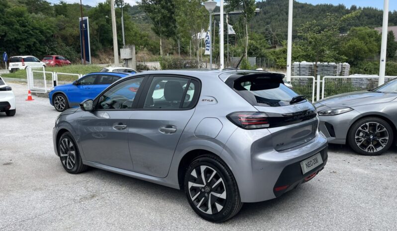 PEUGEOT 208 FL 1.2 100hp STYLE full