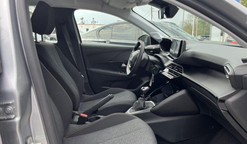 PEUGEOT 208 FL 1.2 100hp STYLE full