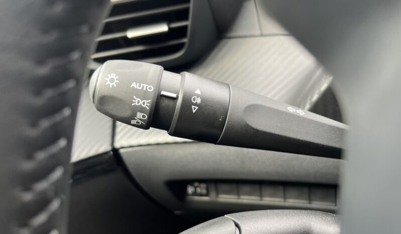 PEUGEOT 208 FL 1.2 100hp STYLE full