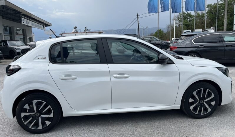 PEUGEOT 208 FL 1.2 100hp STYLE full