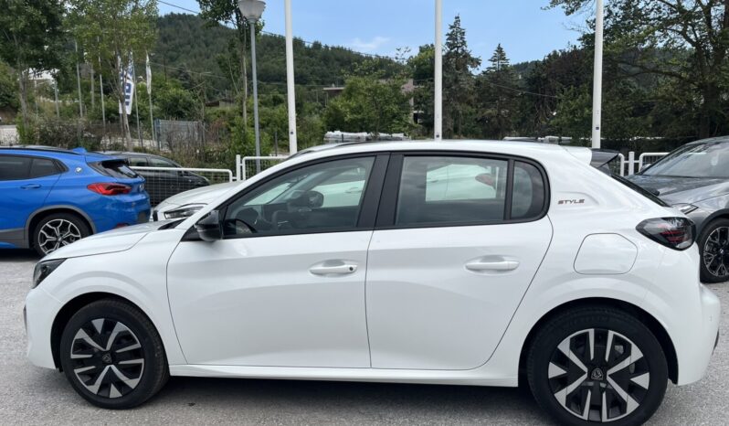 PEUGEOT 208 FL 1.2 100hp STYLE full