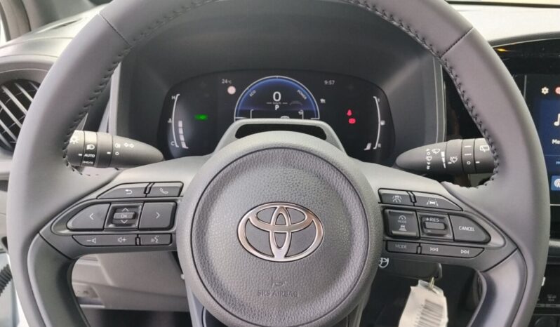 TOYOTA AYGO Cross(X) 1.5P HDF 116hp X-PLAY full