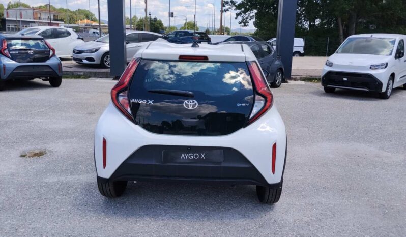 TOYOTA AYGO Cross(X) 1.5P HDF 116hp X-PLAY full