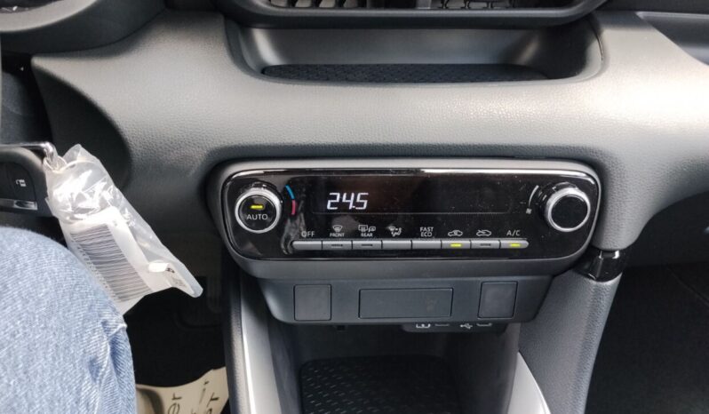 Toyota Yaris 1.5 HDF 116hp Active full