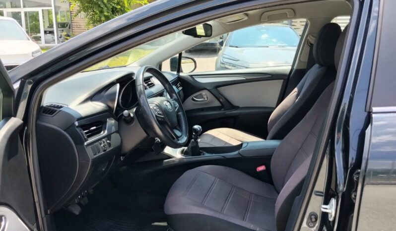 TOYOTA AVENSIS 1.6 BENZINH 132hp full