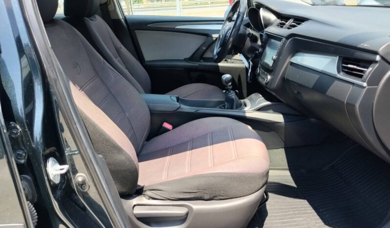 TOYOTA AVENSIS 1.6 BENZINH 132hp full