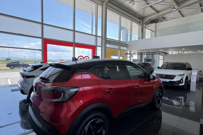 Renault Captur 1.8 Techno E-Tech 160hp full