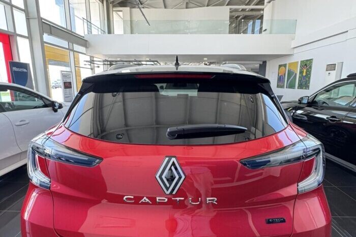 Renault Captur 1.8 Techno E-Tech 160hp full