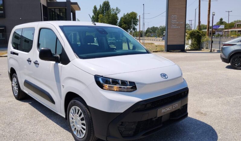 Toyota PROACE CITY VERSO L2 1.2T 110hp Shuttle/7s full