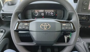 Toyota PROACE CITY VERSO L2 1.2T 110hp Shuttle/7s full