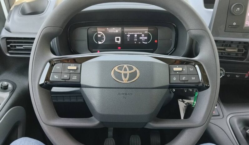 Toyota PROACE CITY VERSO L2 1.2T 110hp Shuttle/7s full