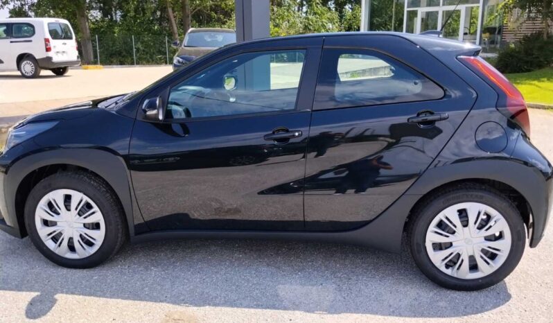 Toyota AYGO Cross(X) 1.5P HDF 116hp X-PLAY full