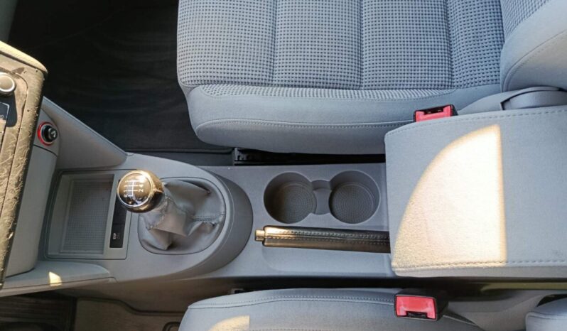 Volkswagen Touran 1.6 BENZINH 102hp full