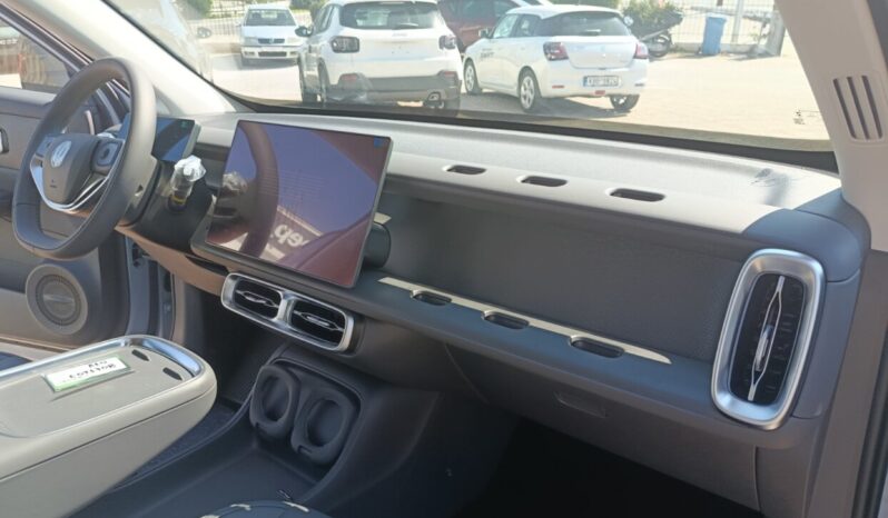 Leapmotor B10 REEV Design Plug-in Hybrid full