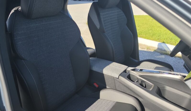 PEUGEOT 3008 HYBRID 145 e-DCS6 STYLE full