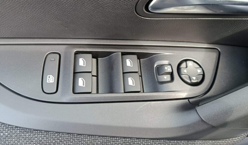 PEUGEOT 2008 FL 1.2 STYLE 100HP full