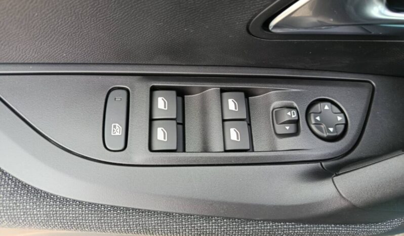 PEUGEOT 2008 FL 1.2 STYLE 100HP full