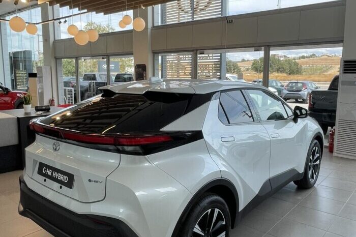 TOYOTA C-HR C-LUB 1.8 HEV full