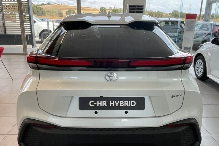 TOYOTA C-HR C-LUB 1.8 HEV full