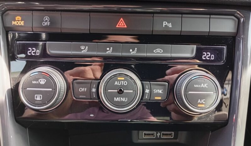 Volkswagen T-ROC 1.5 TFSI 150hp full